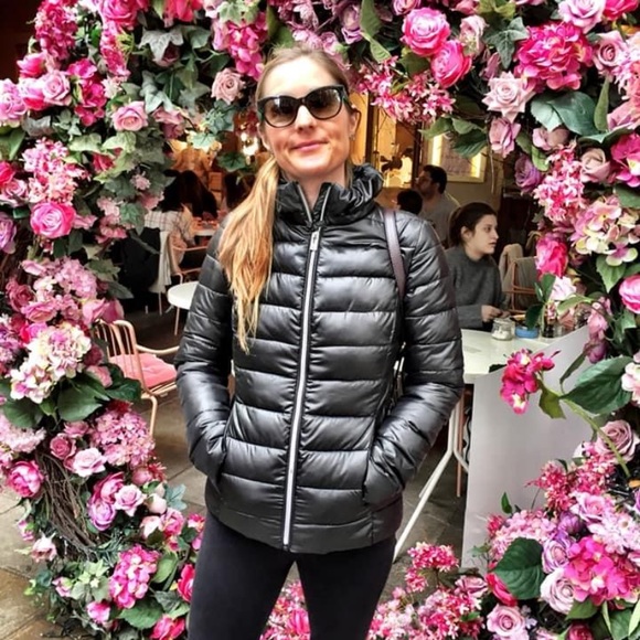 Welcome to my closet - Picture 12 of 15